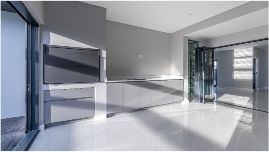 4 Bedroom Property for Sale in Sandown Western Cape